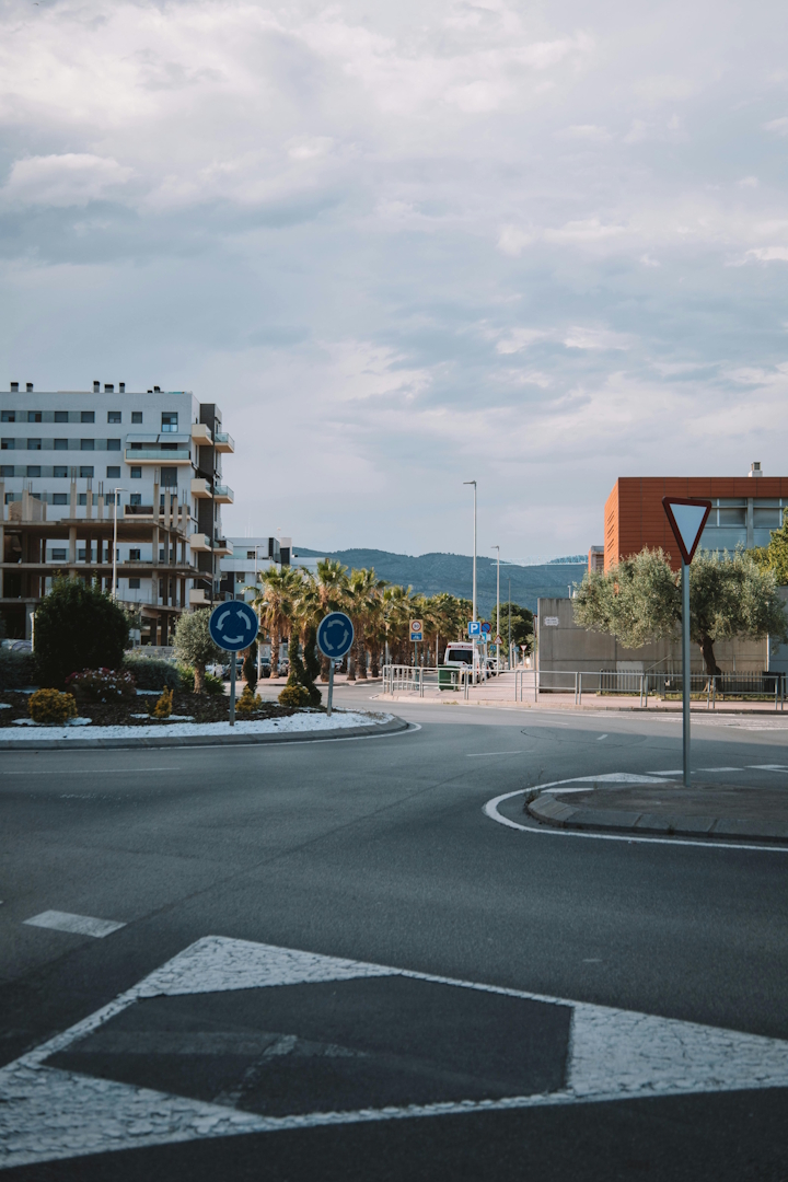 Poor Design Roundabout